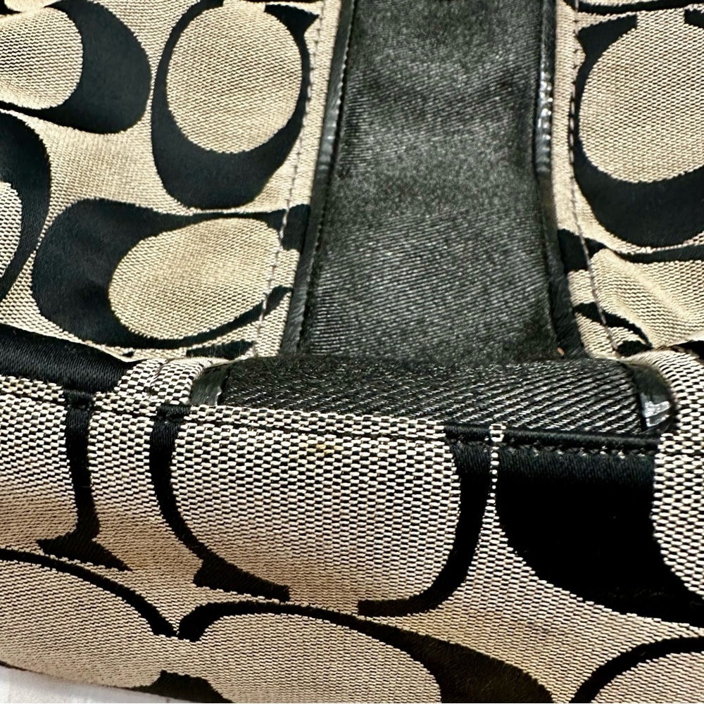 Coach Black and Cream Signature Tote Patent Leather Handles Trim Y2K  Classic - Picture 15 of 16